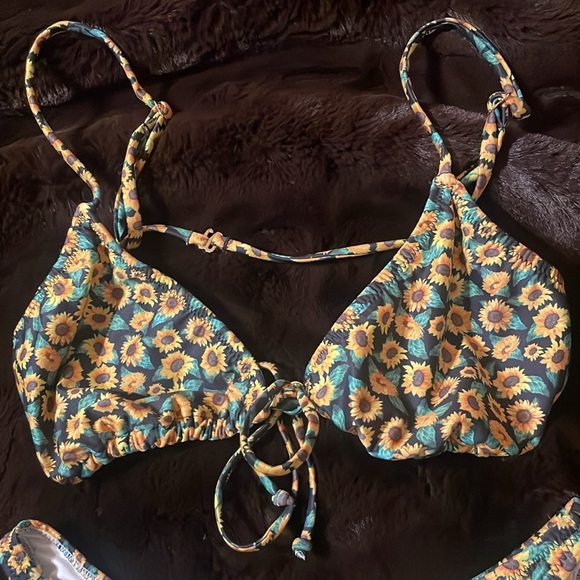 NWOT Heavy Manners Tie Front Top and High Waist Bikini - Picture 2 of 16